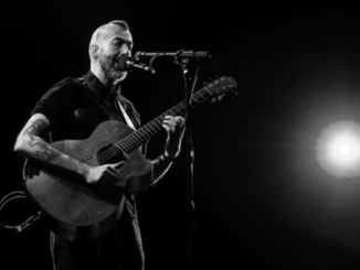 Jon Gomm Acoustic Singer Songwriter Signs To Kscope